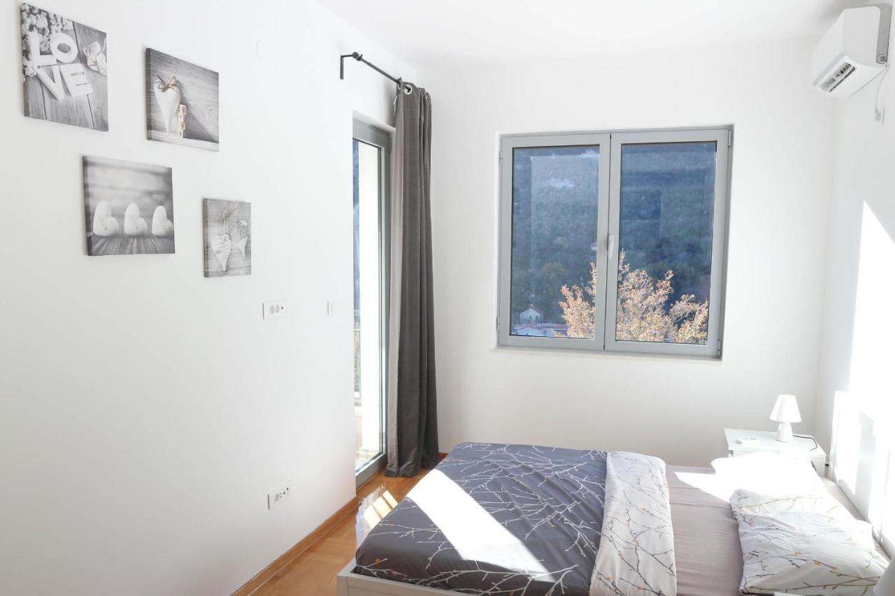 Lavender Bay Apartments D3 Or D5 I By Andreas Crivellaro Donji Morinj Exterior photo
